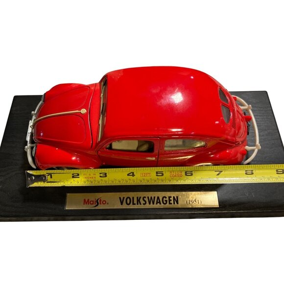 Maisto 1951 Volkswagen Beetle Die-Cast Model Car In Red On Plastic Base - Picture 13 of 15